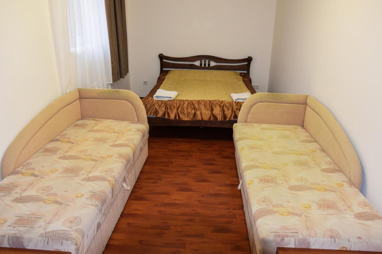Gostynniy Dvir Hostel Tarnopol Zewnętrze zdjęcie